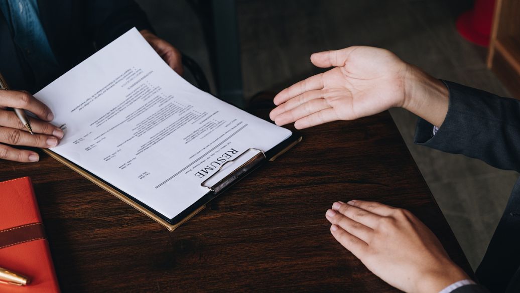 廣龍鑫：教培機構驚天漏洞！校長徹夜查看監控發現…